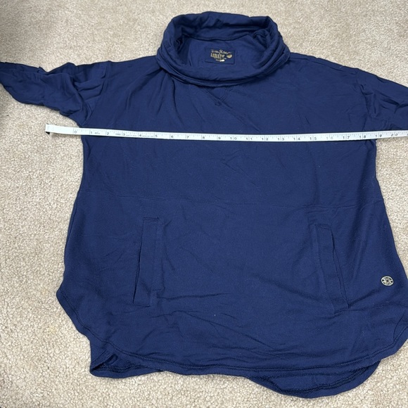 Lilly Pulitzer Luxletic Pullover - Picture 3 of 4